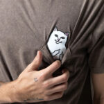 CAMISETA RIPNDIP LORD NERMAL POCKET WASH TEE BROWN | Mechanic